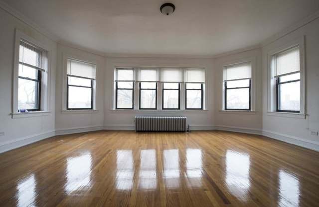 7914 S Hermitage Auburn Gresham Apartments