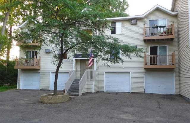 Nice 3 bedroom / 2 bath in Eagan, $1,650