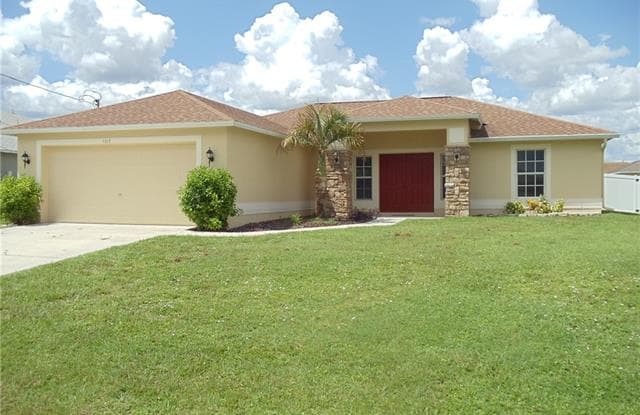 1617 SW 19th TER - 1617 Southwest 19th Terrace, Cape Coral, FL 33991