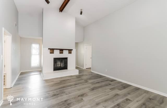 304 East Wynngate Drive