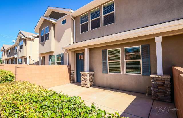 Photo of 3 bed 2 bath home for rent - New Carpet!!