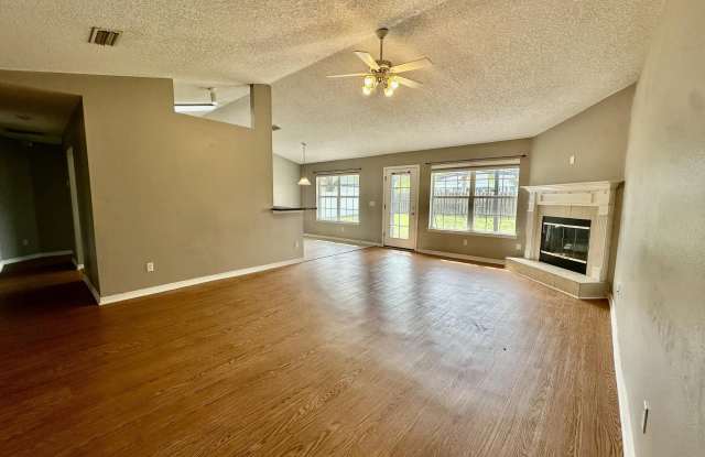 2736 CREEK RIDGE Drive