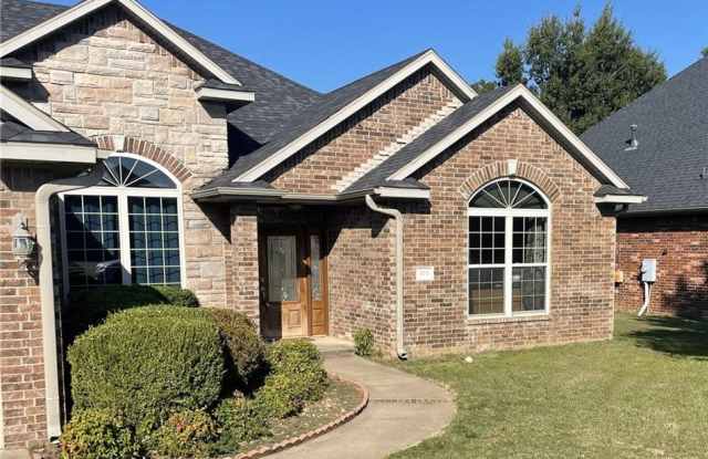 500 Lyndal  LN - 500 Lyndal Lane, Bentonville, AR 72712