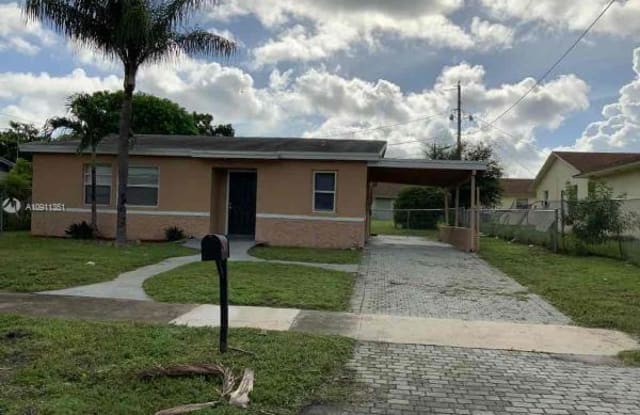 1930 NW 2nd Ct - 1930 Northwest 2nd Street, Boynton Beach, FL 33435