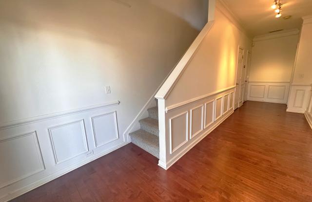 Photo of 307 Savoy Court