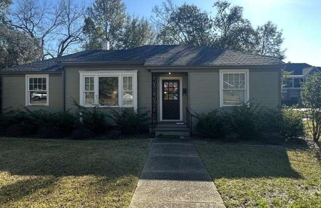 Photo of 1669 Main Street