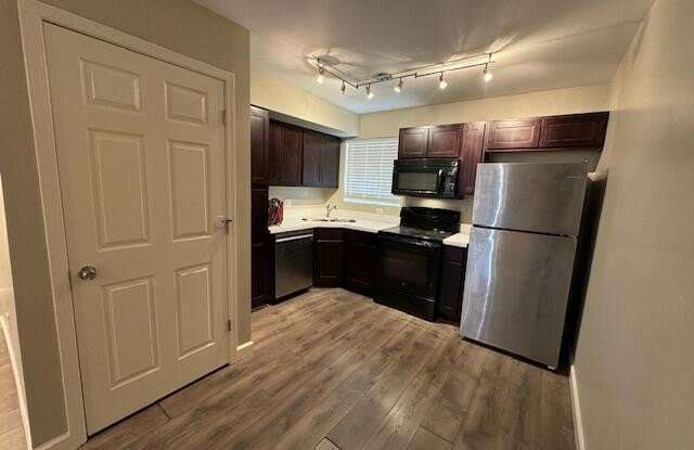 310 W EARLL Drive unit: 109