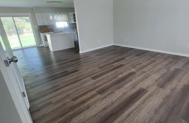 6676 Lakewood Avenue