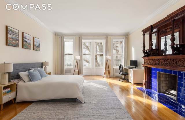 129 East 61st Street