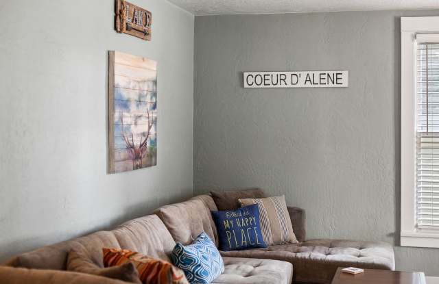 806 East Mullan Avenue