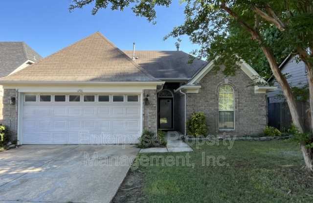 6986 Parkbrook Ln