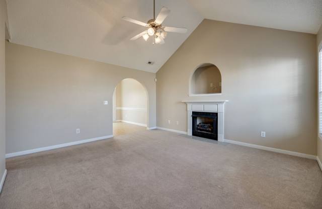 Adorable 3 Bedroom 2 bath RANCH in Fort Mill!