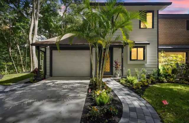 Photo of 805 Clake Street - 1