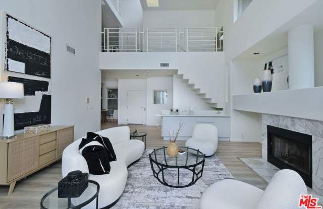 1701 N Beverly Drive