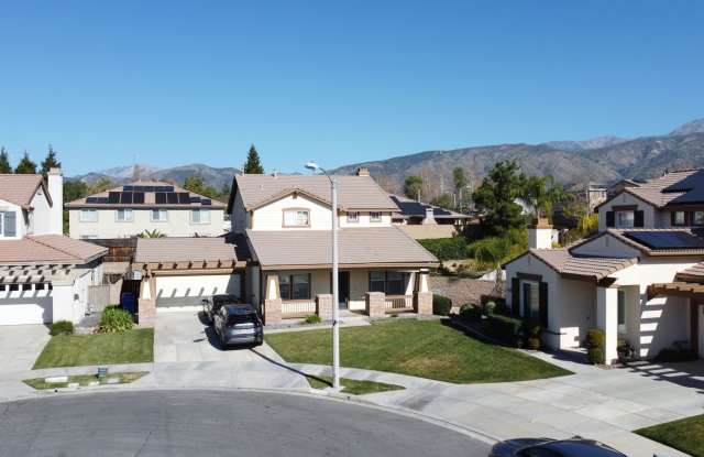 Beautiful 5 bedroom 3 bathroom home in Yucaipa