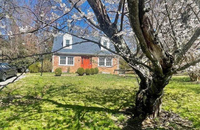 3405 COLONIAL COURT