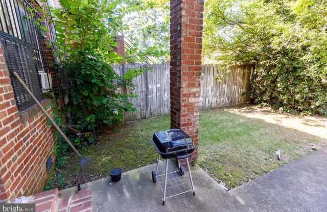 Photo of 430 MELLON Street SE unit: 2