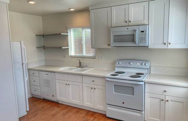 2300 Delaware Street