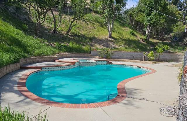 Gorgeous Newly Remodeled 4 Bedroom 2 Bath Home for Rent in West Hills