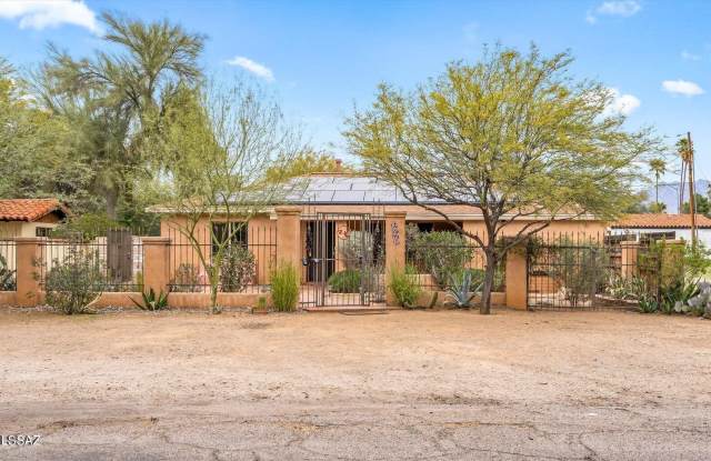 3849 E Calle Altar - 3849 East Calle Altar, Tucson, AZ 85716