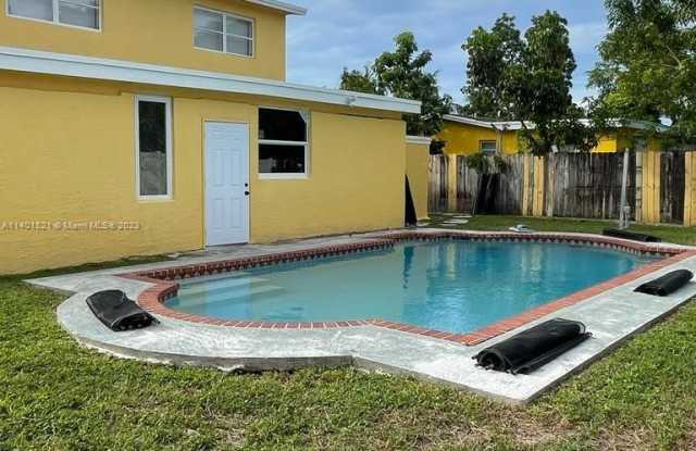 4218 NW 37th Ter