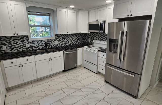 802 South Kilbourne Road