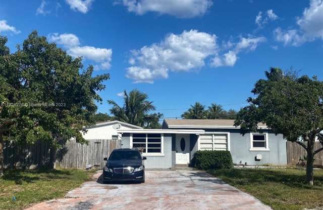 2560 NE 14th Ter - 2560 Northeast 14th Terrace, Pompano Beach, FL 33064