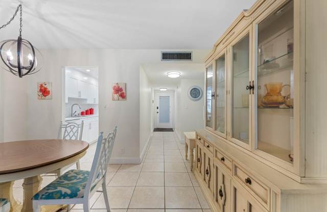 2900 NW 48th Terrace