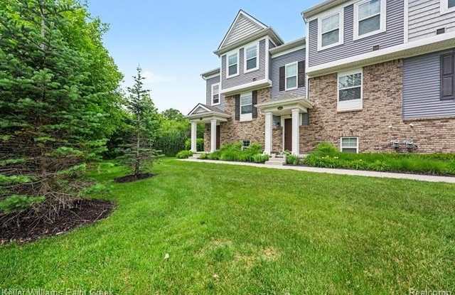 4923 Treeside Lane