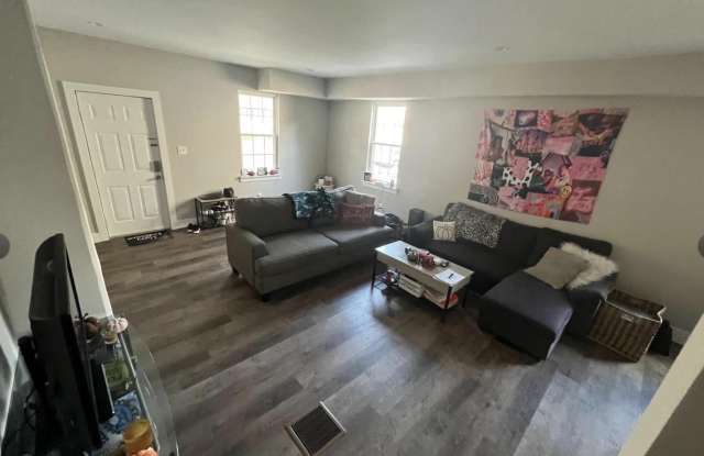 28 ZANE Street unit: 28