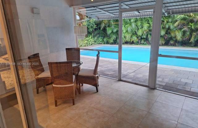 1575 NE 38TH ST #1575 OAKLAND PARK, FL 33334