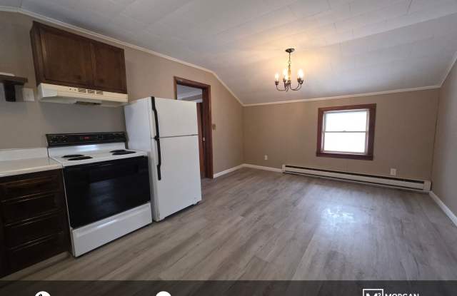 Photo of 20 E Van Buren St Front Upper