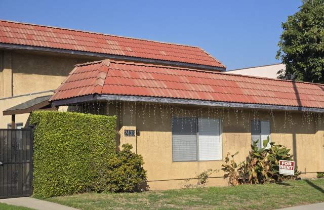 Photo of 2433 E Garvey Ave N