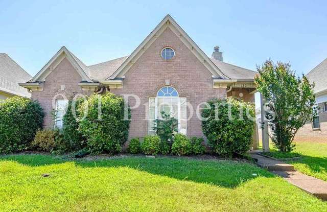 1120 Averett Lane