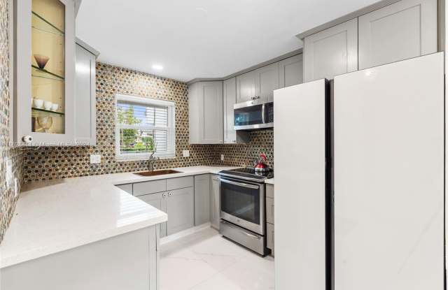 1991 Northeast 123rd Street