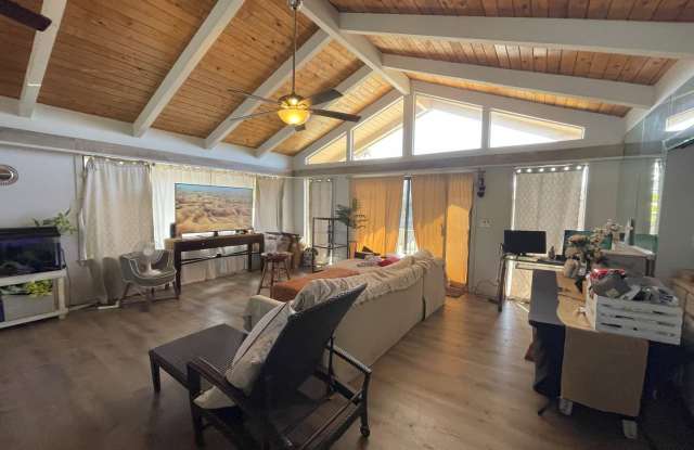 Large Akahele Two Bedroom with ALL UTILITIES INCLUDED!