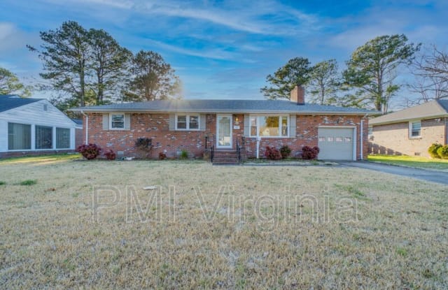 1916 Chesapeake Ave - 1916 Chesapeake Avenue, Chesapeake, VA 23324