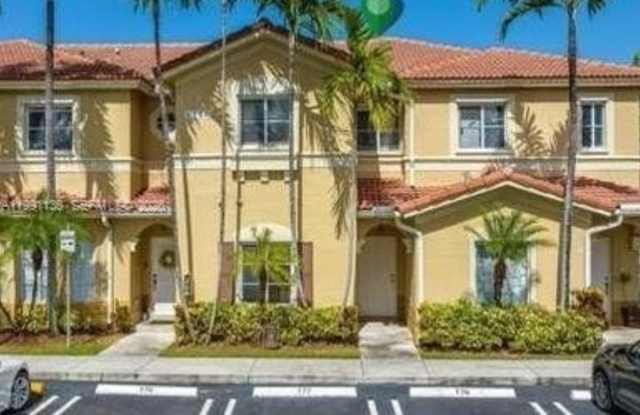 8243 NW 107th Path
