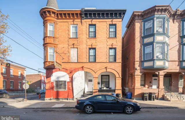 Photo of 1949 N 32ND Street unit: 1