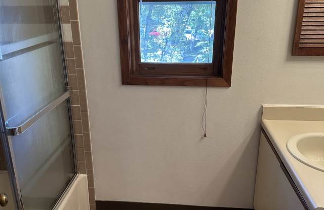 2960 Shadow Creek DriveUnit 102