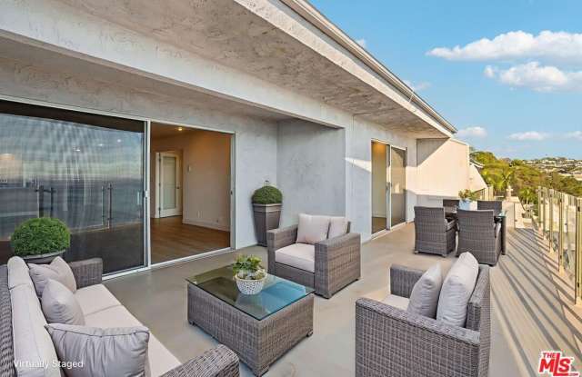 18203 Coastline Dr unit: 7