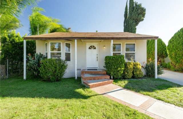 Photo of 10326 Vassar Avenue