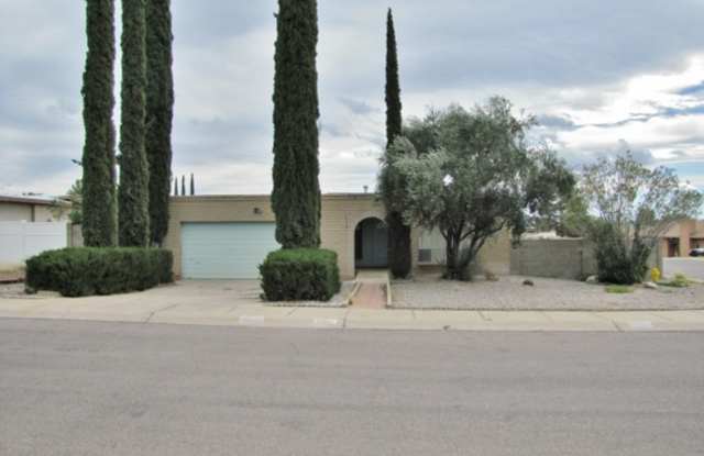 3BR/2BA/2CG, 1541 sq.ft. rental in Vista Village subdivision in Sierra Vista, AZ