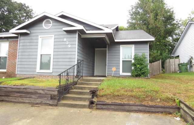 Photo of 879 Arlington Drive