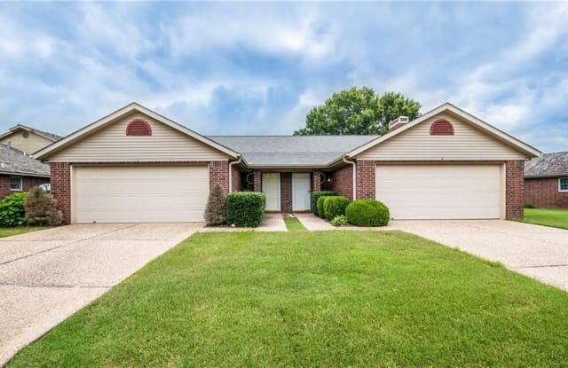 4  W La Quinta  CT - 4 West La Quinta Court, Rogers, AR 72758