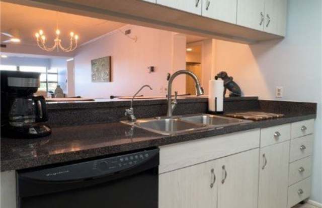 5 Plantation Drive unit: 206