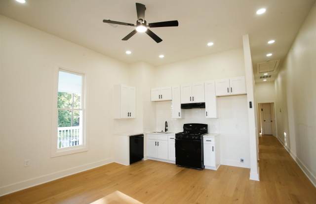 2324 W Daisy L Gatson Bates Drive