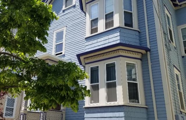 109 Ring St - 109 Ring Street, Providence, RI 02909