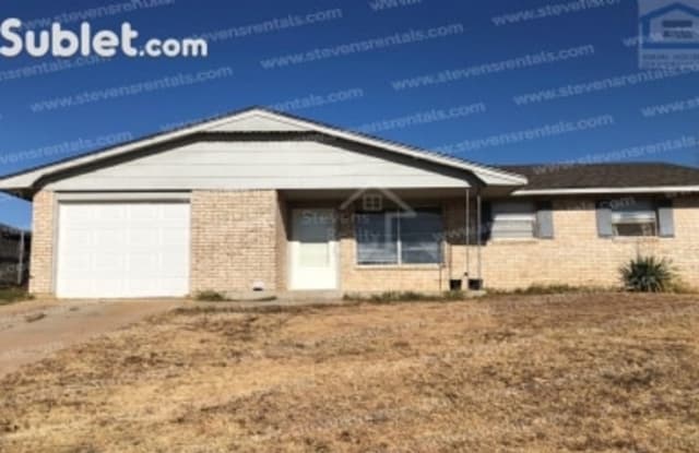 4611 Sw I Ave - 4611 Southwest I Avenue, Lawton, OK 73505