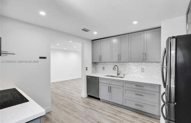 13705 SW 101st Terrace 13705, Miami, FL 33186